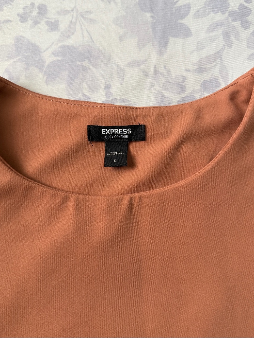 Express Tank Top - Picture 2 of 3
